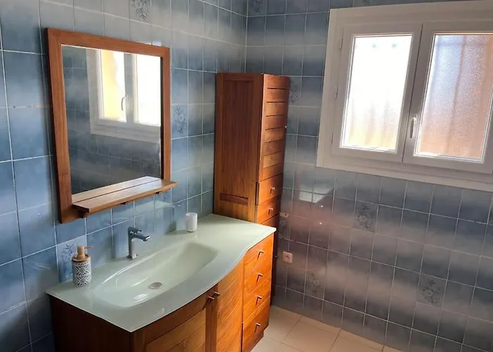 Villa Frontignan Plage * Фронтиньян